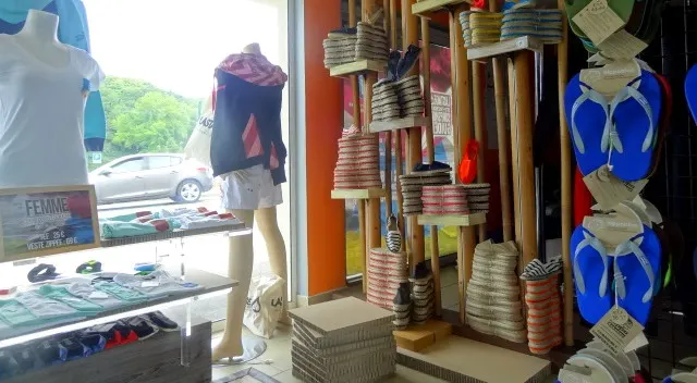 Tongs et espadrilles
