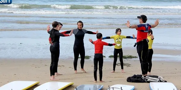 Échauffement collectif sur la plage